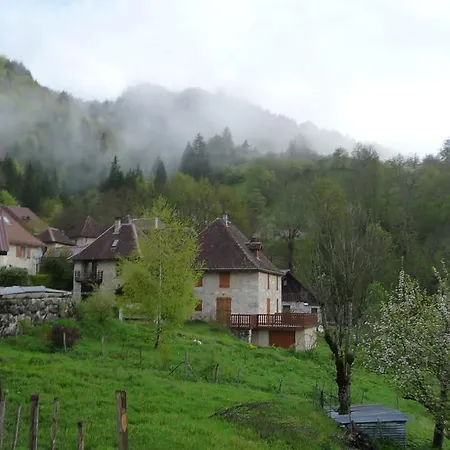 La Chouette A L'heure Du Pinson Saint-Pierre-d'Entremont (Savoie)